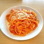 若山曜子「フライパンパスタ」／フライパンひとつでできるシンプルトマトソースパスタがおいしいです